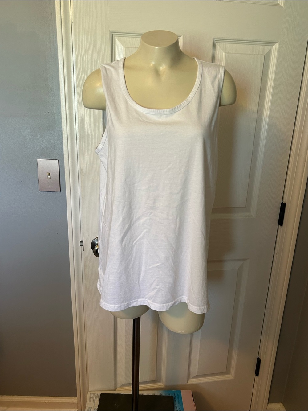 Basic Editions White Scoop Neck Tank Top